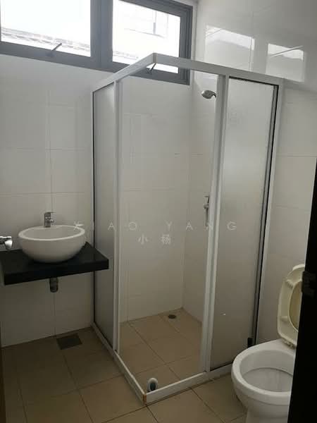 Faber Garden Estate, Jalan Seruling, 4 Bedrooms, 2,600 sqft, Semi-Detached House For Rent, by Xiao Yang 小杨, 500116761 - Bathroom - PropertyGuru.com.sg