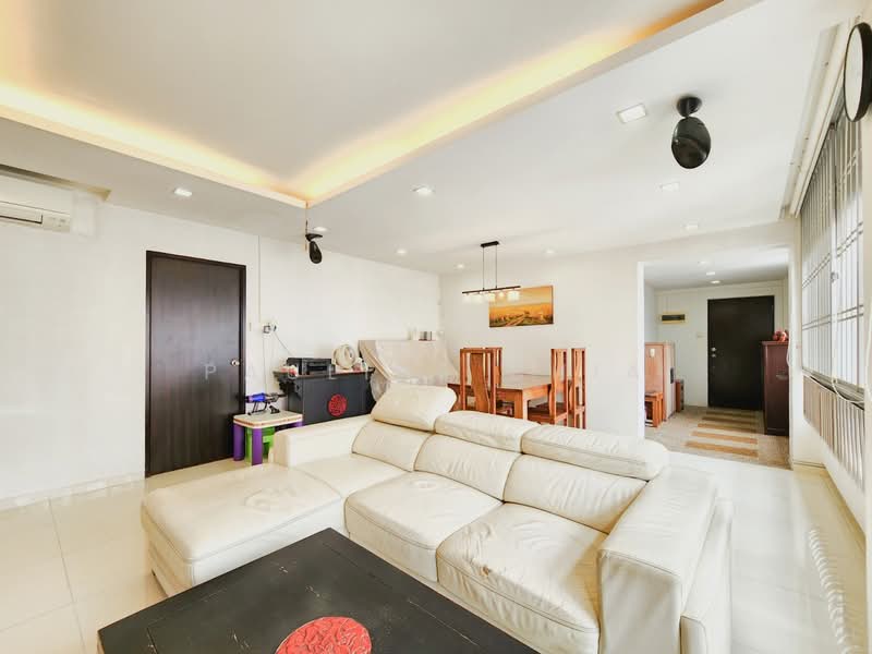 84 Lorong 2 Toa Payoh, 84 Lorong 2 Toa Payoh, 4 Bedrooms, 1,345 sqft, HDB Flat For Sale, by Pauline Chia, 500116769 - Living Room - PropertyGuru.com.sg