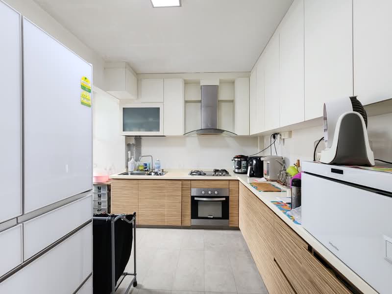 84 Lorong 2 Toa Payoh, 84 Lorong 2 Toa Payoh, 4 Bedrooms, 1,345 sqft, HDB Flat For Sale, by Pauline Chia, 500116769 - Kitchen - PropertyGuru.com.sg