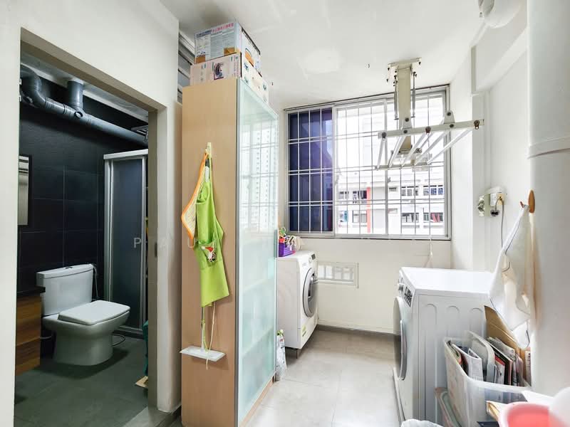 84 Lorong 2 Toa Payoh, 84 Lorong 2 Toa Payoh, 4 Bedrooms, 1,345 sqft, HDB Flat For Sale, by Pauline Chia, 500116769 - Bathroom - PropertyGuru.com.sg