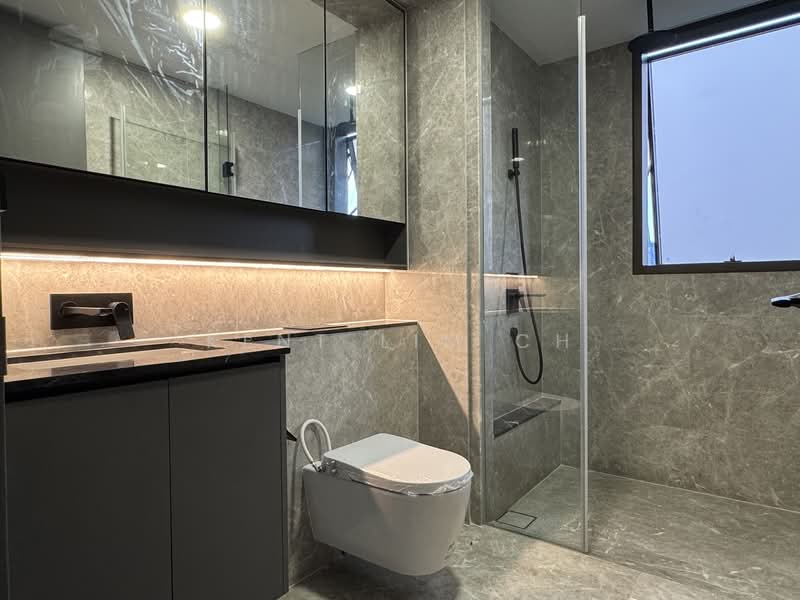 The Landmark, 173 Chin Swee Road, 3 Bedrooms, 1,076 sqft, Condominium For Rent, by Kent Lim CH, 500116777 - Master Bathroom - PropertyGuru.com.sg