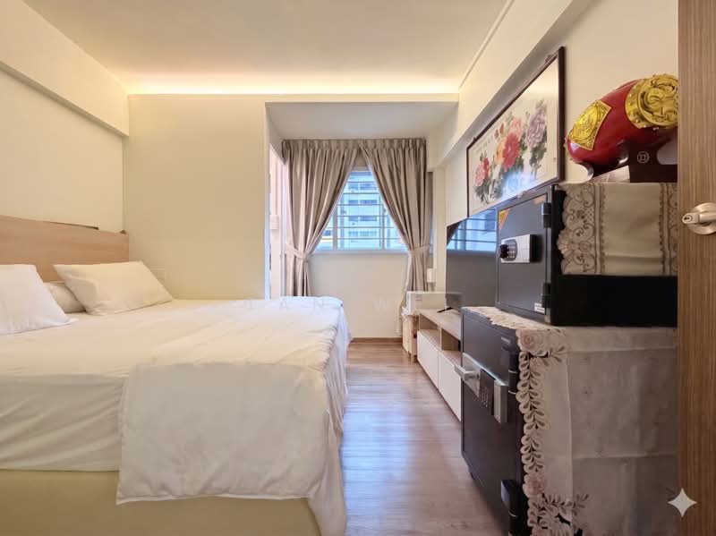 403 Pandan Gardens, 403 Pandan Gardens, 3 Bedrooms, 1,119 sqft, HDB Flat For Sale, by Tan Wei, 500116780 - Master Bedroom - PropertyGuru.com.sg