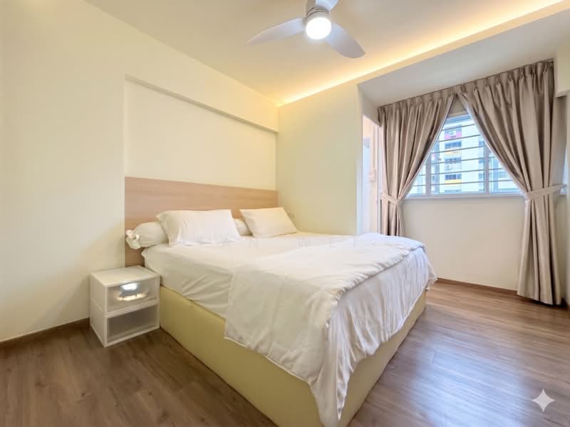 403 Pandan Gardens, 403 Pandan Gardens, 3 Bedrooms, 1,119 sqft, HDB Flat For Sale, by Tan Wei, 500116780 - Master Bedroom - PropertyGuru.com.sg