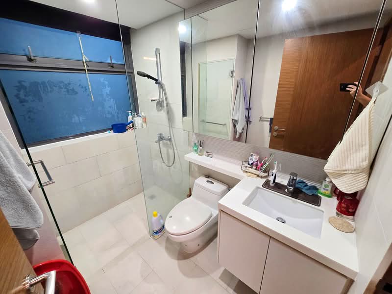 The Topiary, 11 Fernvale Lane, 3 Bedrooms, 904 sqft, Executive Condominium For Sale, by Anthony Lim, 500116799 - Bathroom - PropertyGuru.com.sg