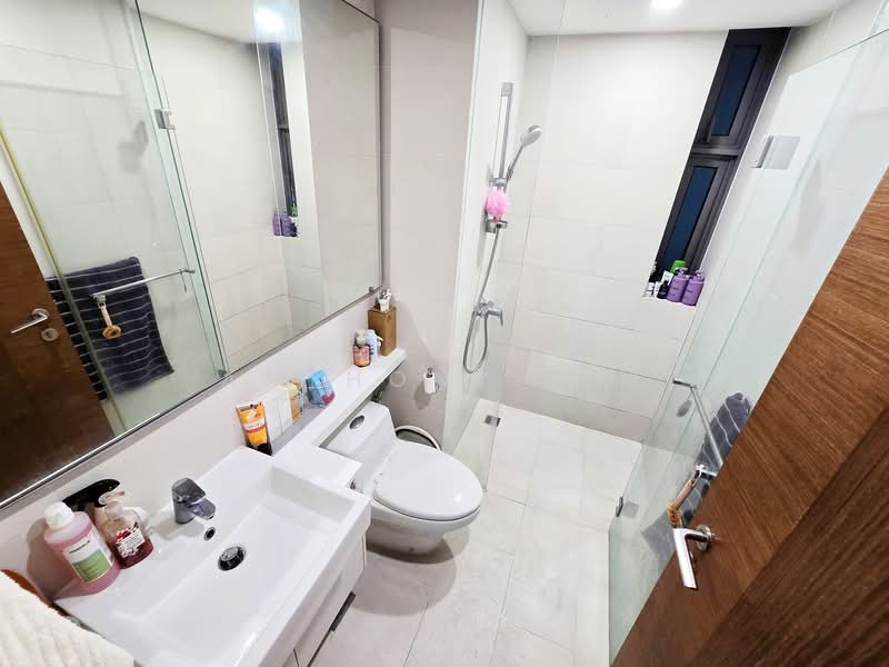 The Topiary, 11 Fernvale Lane, 3 Bedrooms, 904 sqft, Executive Condominium For Sale, by Anthony Lim, 500116799 - Bathroom - PropertyGuru.com.sg