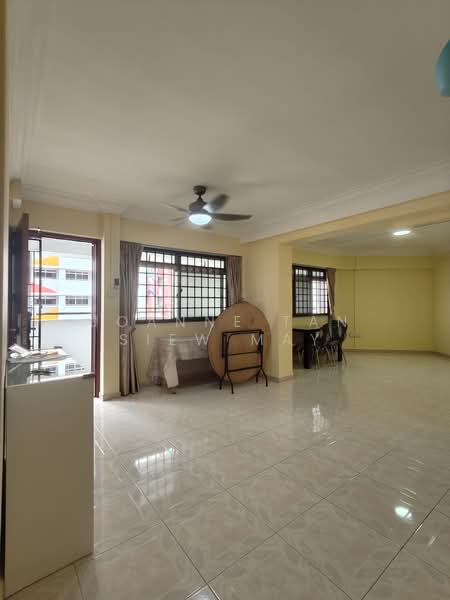 839 Jurong West Street 81, 839 Jurong West Street 81, 3 Bedrooms, 1,173 sqft, HDB Flat For Rent, by Joanne Tan Siew May, 500116805 - Living Room - PropertyGuru.com.sg