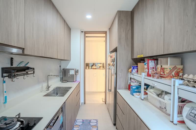 Parc Komo, 965 Upper Changi Road North, 4 Bedrooms, 1,410 sqft, Condominium For Sale, by Derrick Teo, 500116820 - Kitchen - PropertyGuru.com.sg