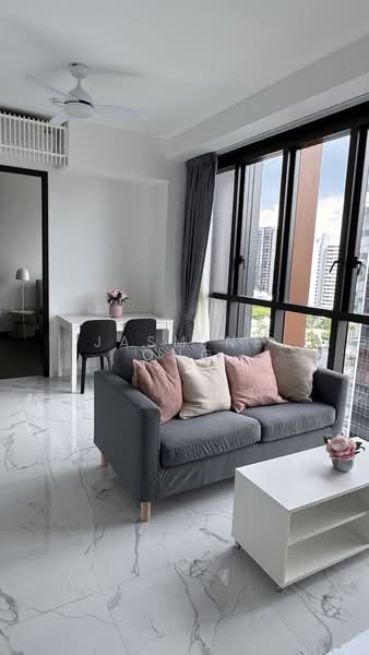 LIV @ MB, 114C Arthur Road, 1 Bedroom, 495 sqft, Condominium For Sale, by Jasmine Ong, 500116826 - Living Room - PropertyGuru.com.sg