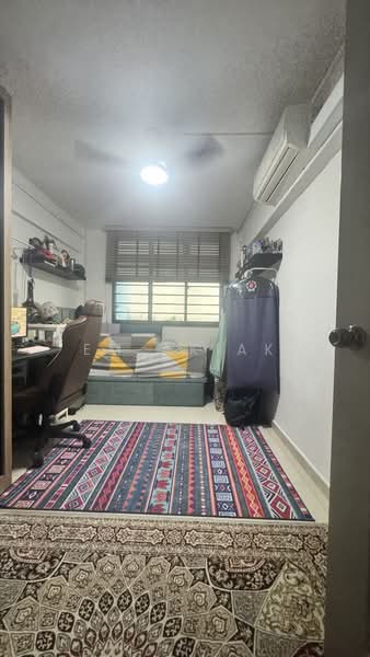 269 Yishun Street 22, 269 Yishun Street 22, 3 Bedrooms, 904 sqft, HDB Flat For Sale, by Em Akiak, 500116831 - Bedroom - PropertyGuru.com.sg