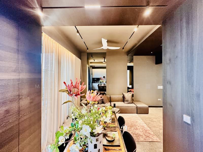 Midtown Bay, 122 Beach Road, 3 Bedrooms, 1,324 sqft, Condominium For Sale, by Murphy Lee 李国聪, 500116834 - Living Room - PropertyGuru.com.sg