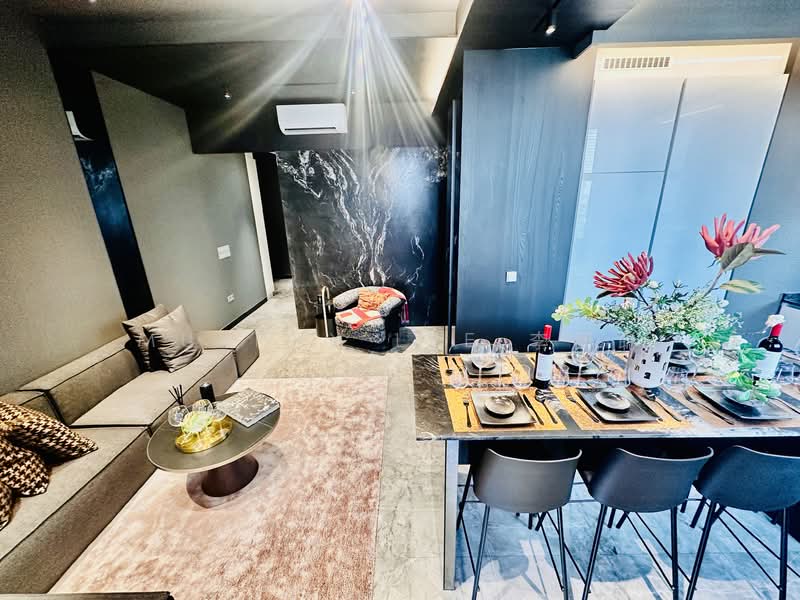 Midtown Bay, 122 Beach Road, 3 Bedrooms, 1,324 sqft, Condominium For Sale, by Murphy Lee 李国聪, 500116834 - Living Room - PropertyGuru.com.sg