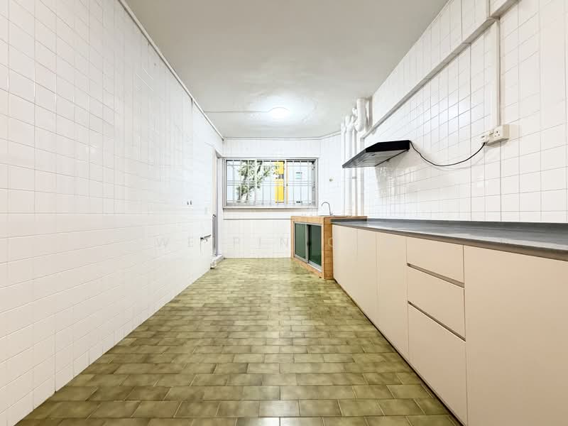 906 Tampines Avenue 4, 906 Tampines Avenue 4, 3 Bedrooms, 1,119 sqft, HDB Flat For Sale, by WeiPin Oon, 500116841 - Kitchen - PropertyGuru.com.sg