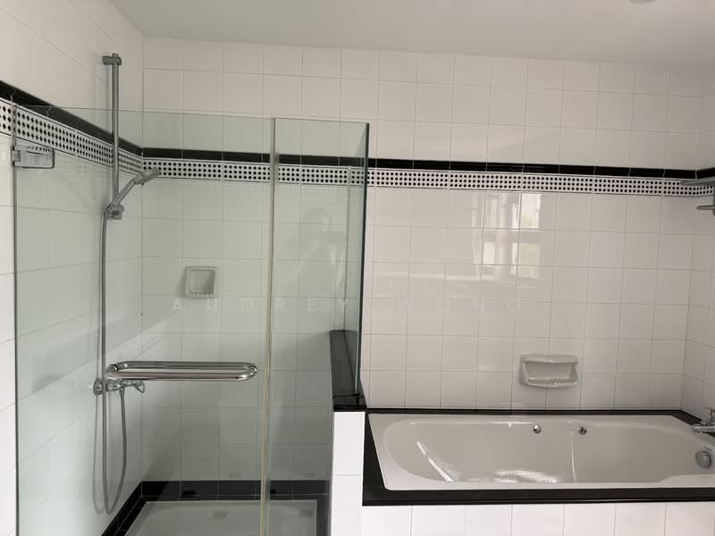 Fontana Heights, 39 Mount Sinai Road, 4 Bedrooms, 3,563 sqft, Condominium For Rent, by Audrey Wong, 500116845 - Bathroom - PropertyGuru.com.sg