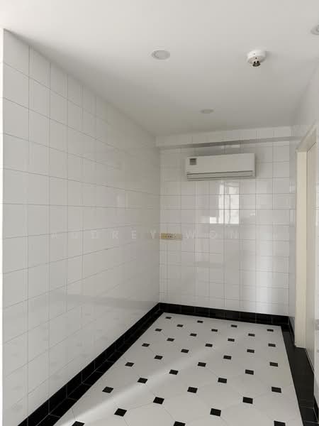 Fontana Heights, 39 Mount Sinai Road, Tanglin / Holland / Bukit Timah, 4 Bedrooms, 3,563 sqft, Condominium For Rent, by Audrey Wong, 500116845 - Kitchen Breakfast - PropertyGuru.com.sg