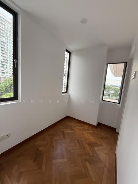 Fontana Heights, 39 Mount Sinai Road, Tanglin / Holland / Bukit Timah, 4 Bedrooms, 3,563 sqft, Condominium For Rent, by Audrey Wong, 500116845 - Master Bedroom Dressing Area - PropertyGuru.com.sg