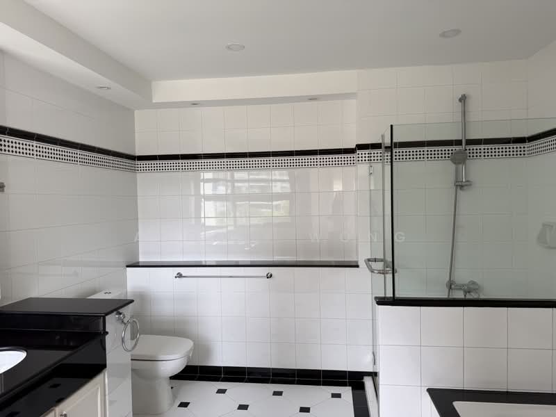 Fontana Heights, 39 Mount Sinai Road, Tanglin / Holland / Bukit Timah, 4 Bedrooms, 3,563 sqft, Condominium For Rent, by Audrey Wong, 500116845 - Big Master Bathroom - PropertyGuru.com.sg