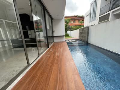For Rent - 2 storey bungalow with attic in Serangoon Gardens