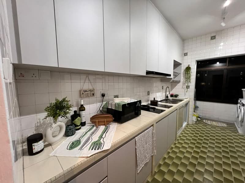 Sherwood Towers, 1 Jalan Anak Bukit, Room Rental, 150 sqft, Apartment For Rent, by Priscilla Low, 500116856 - Kitchen - PropertyGuru.com.sg