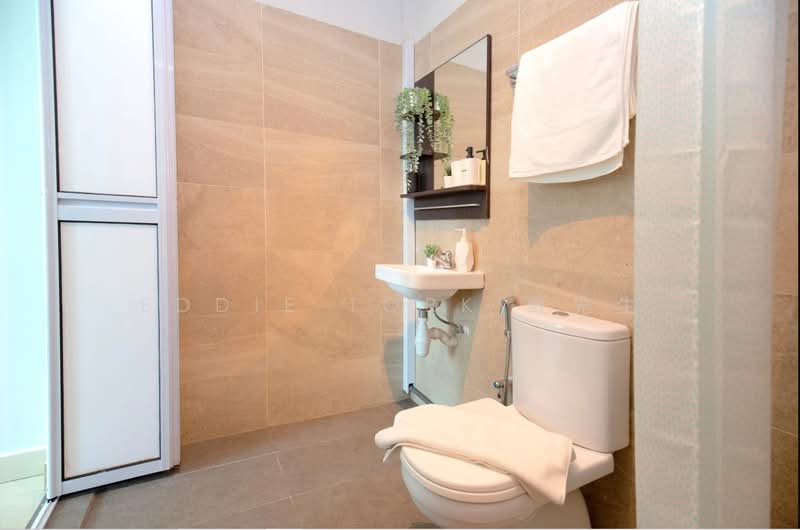 Coliwoo Boon Lay, , Room Rental, 200 sqft, Apartment For Rent, by Eddie Tork 戴先生, 500116863 - Bathroom - PropertyGuru.com.sg