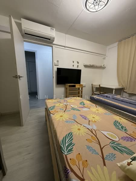 93 Commonwealth Drive, 93 Commonwealth Drive, 3 Bedrooms, 700 sqft, HDB Flat For Rent, by Kenneth Ng K L, 500116878 - Large common Bedroom - PropertyGuru.com.sg