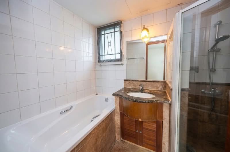 Central Grove, 1 Geylang East Avenue 1, 2 Bedrooms, 1,023 sqft, Condominium For Sale, by Shanel Liew, 500116881 - Bathroom - PropertyGuru.com.sg