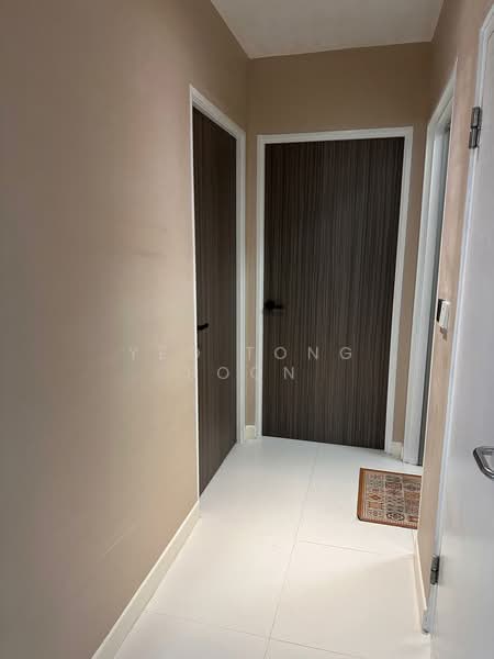 548B Segar Road, 548B Segar Road, 2 Bedrooms, 721 sqft, HDB Flat For Sale, by Yeo Tong Boon, 500116892 - Corridor - PropertyGuru.com.sg