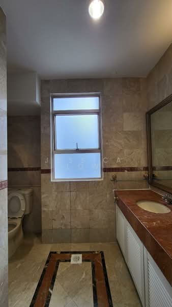 Leonie Condotel, 2 Leonie Hill Road, 4 Bedrooms, 2,722 sqft, Condominium For Rent, by Jessica Low, 500116903 - Bathroom - PropertyGuru.com.sg