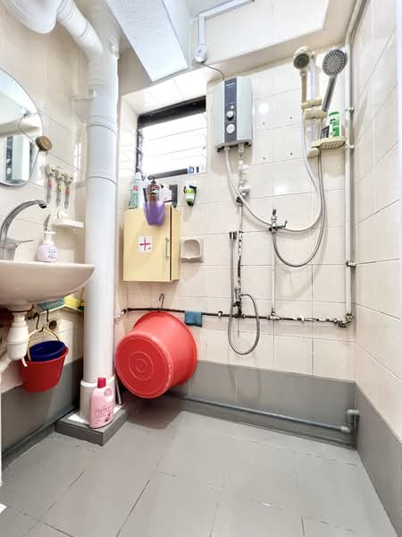 4 Everton Park, 4 Everton Park, 2 Bedrooms, 775 sqft, HDB Flat For Sale, by Ivan Ng, 500116905 - Bathroom - PropertyGuru.com.sg