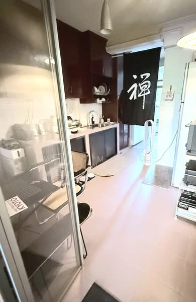 1 Beach Road, 1 Beach Road, 2 Bedrooms, 731 sqft, HDB Flat For Sale, by Wei Ming Ong, 500116928 - Kitchen - PropertyGuru.com.sg