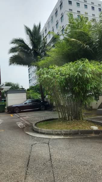 RARE FREEHOLD STANDALONE 7 STOREY LIGHT INDUSTRIAL BUILDING along Pasir Panjang Road, , 76,000 sqft, Light Industrial (B1) For Sale, by Rena Lee, 500116934 - Exterior - CommercialGuru.com.sg