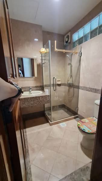 15 Jalan Riang, , Room Rental, 150 sqft, Terraced House For Rent, by Jenny Lum, 500116962 - Bathroom - PropertyGuru.com.sg