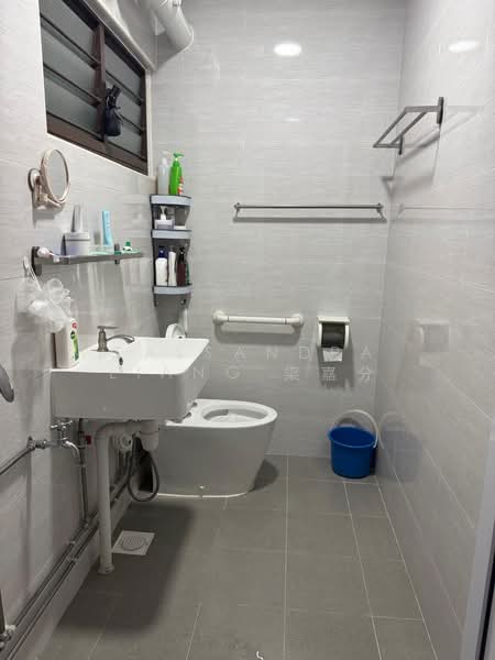 249 Choa Chu Kang Avenue 2, 249 Choa Chu Kang Avenue 2, 4 Bedrooms, 1,335 sqft, HDB Flat For Sale, by Cassandra Liang 梁嘉分, 500116981 - Bathroom - PropertyGuru.com.sg