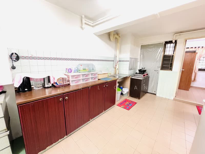 213 Boon Lay Place, 213 Boon Lay Place, 3 Bedrooms, 700 sqft, HDB Flat For Sale, by Sheryl Chan, 500116982 - Kitchen - PropertyGuru.com.sg
