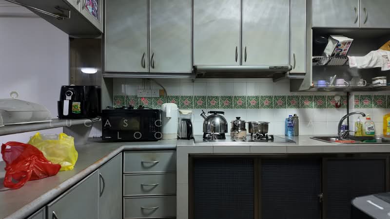 519 Pasir Ris Street 52, 519 Pasir Ris Street 52, 3 Bedrooms, 1,141 sqft, HDB Flat For Sale, by Lucas Cheong Wai Loon 张玮伦, 500116990 - Kitchen - PropertyGuru.com.sg