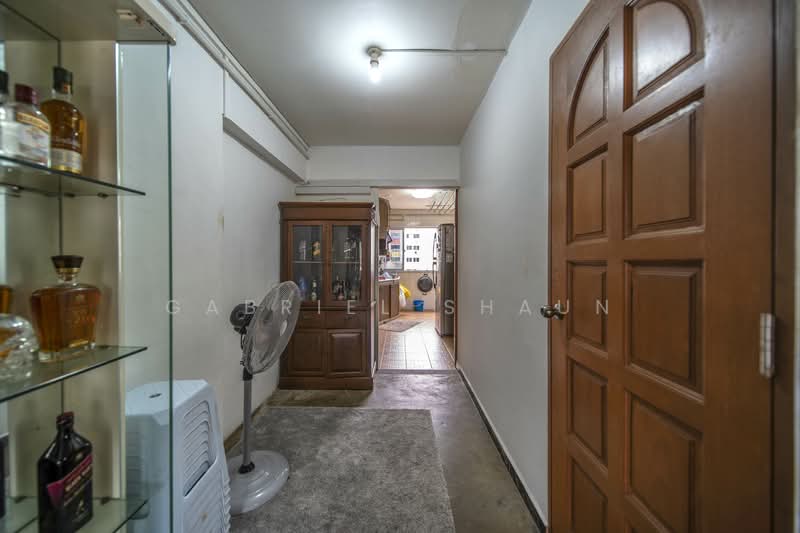 722 Yishun Street 71, 722 Yishun Street 71, 4 Bedrooms, 1,409 sqft, HDB Flat For Sale, by Gabriel Shaun, 500116992 - Corridor - PropertyGuru.com.sg