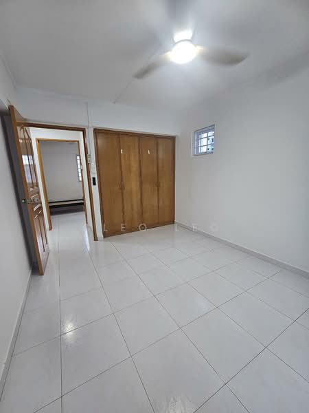 709 Hougang Avenue 2, 709 Hougang Avenue 2, 3 Bedrooms, 979 sqft, HDB Flat For Rent, by CLeo Leo, 500116995 - Master bedroom - PropertyGuru.com.sg