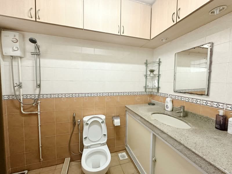 176C Edgefield Plains, 176C Edgefield Plains, 3 Bedrooms, 1,184 sqft, HDB Flat For Sale, by George Cha, 500117001 - Bathroom - PropertyGuru.com.sg