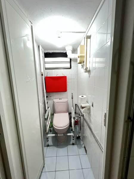 12 Lorong 7 Toa Payoh, 12 Lorong 7 Toa Payoh, 2 Bedrooms, 710 sqft, HDB Flat For Sale, by Irene Ting, 500117009 - PropertyGuru.com.sg