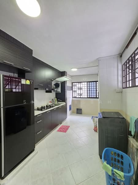 804 Tampines Avenue 4, 804 Tampines Avenue 4, 3 Bedrooms, 1,302 sqft, HDB Flat For Sale, by Sham Misbah, 500117012 - Kitchen - PropertyGuru.com.sg