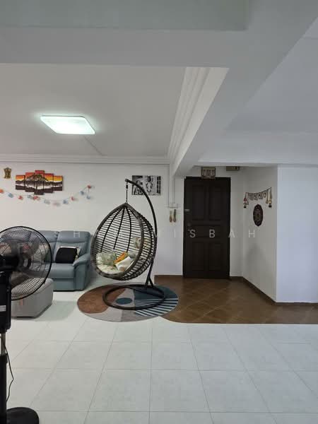 804 Tampines Avenue 4, 804 Tampines Avenue 4, 3 Bedrooms, 1,302 sqft, HDB Flat For Sale, by Sham Misbah, 500117012 - Living Room - PropertyGuru.com.sg