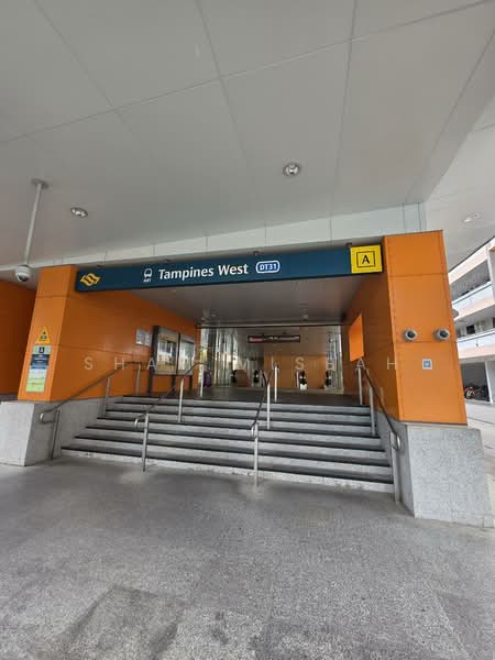 804 Tampines Avenue 4, 804 Tampines Avenue 4, 3 Bedrooms, 1,302 sqft, HDB Flat For Sale, by Sham Misbah, 500117012 - Entrance - PropertyGuru.com.sg