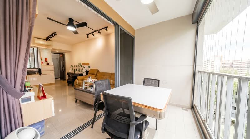 The Brownstone, 160 Canberra Drive, 3 Bedrooms, 936 sqft, Executive Condominium For Sale, by June Ling, 500117020 - Living Room - PropertyGuru.com.sg