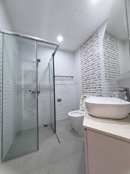 Eng Kong Garden, Eng Kong Garden, 4 Bedrooms, 2,713 sqft, Semi-Detached House For Rent, by Josephine Ng, 500117035 - Bathroom - PropertyGuru.com.sg