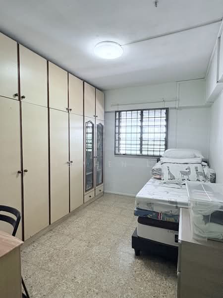 220 Ang Mo Kio Avenue 1, 220 Ang Mo Kio Avenue 1, 2 Bedrooms, 721 sqft, HDB Flat For Sale, by Stephen Lim, 500117037 - Bedroom - PropertyGuru.com.sg