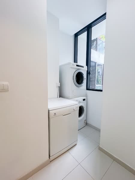 Buckley Classique, 11 Buckley Road, 3 Bedrooms, 1,410 sqft, Condominium For Rent, by Phyllis Tan, 500117043 - Yard - PropertyGuru.com.sg