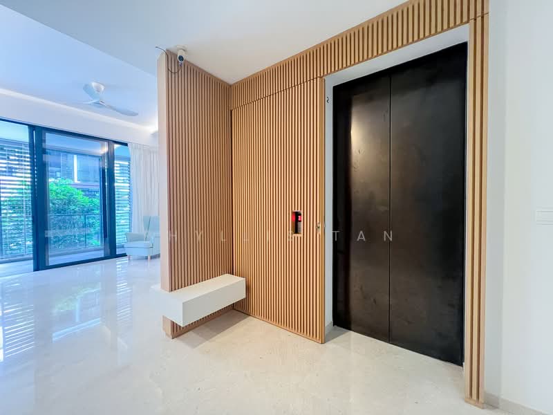 Buckley Classique, 11 Buckley Road, 3 Bedrooms, 1,410 sqft, Condominium For Rent, by Phyllis Tan, 500117043 - Private lift entrance - PropertyGuru.com.sg