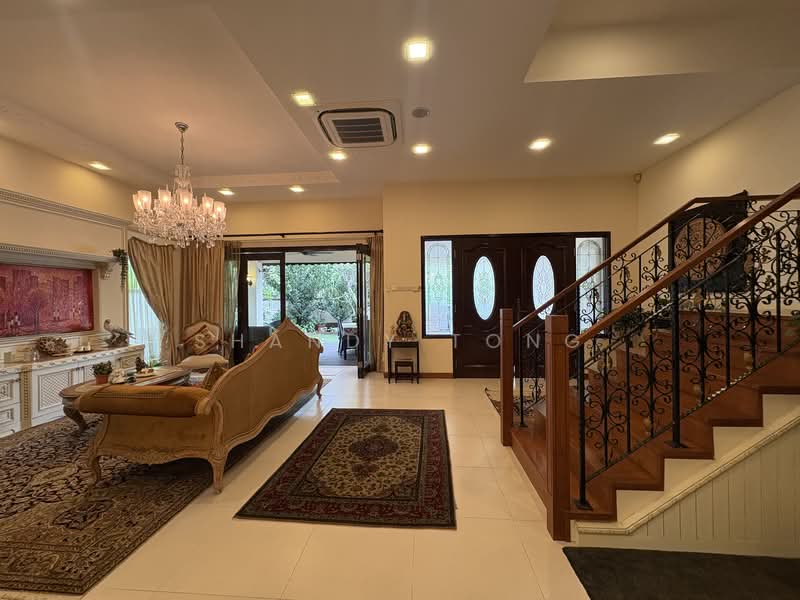 Corner Semi D tastefully renovated @ Serangoon Garden, , 5 Bedrooms, 5,500 sqft, Semi-Detached House For Sale, by Shandy Tong, 500117055 - Living Room - PropertyGuru.com.sg