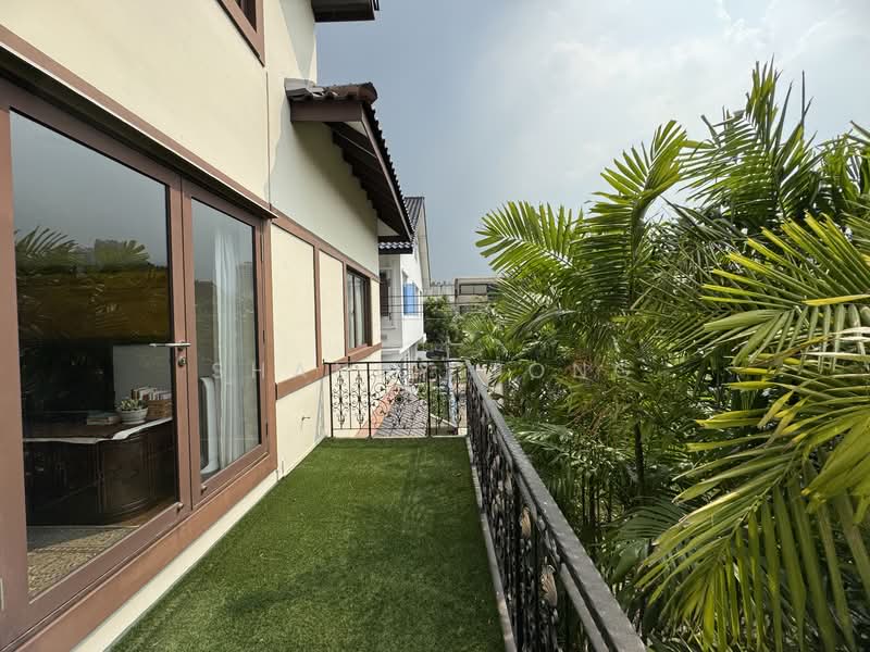 Corner Semi D tastefully renovated @ Serangoon Garden, , 5 Bedrooms, 5,500 sqft, Semi-Detached House For Sale, by Shandy Tong, 500117055 - Balcony - PropertyGuru.com.sg