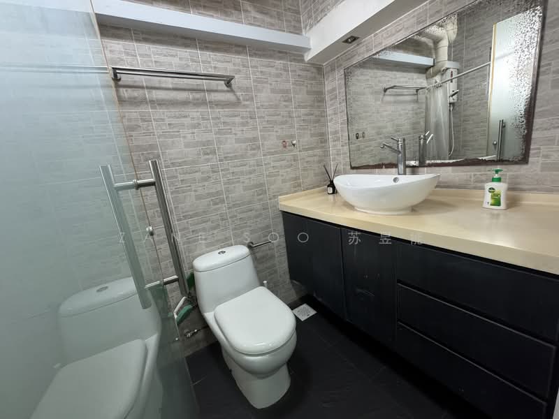 684C Choa Chu Kang Crescent, 684C Choa Chu Kang Crescent, 3 Bedrooms, 969 sqft, HDB Flat For Rent, by Zane Soo 苏昱能, 500117063 - Master Bathroom - PropertyGuru.com.sg