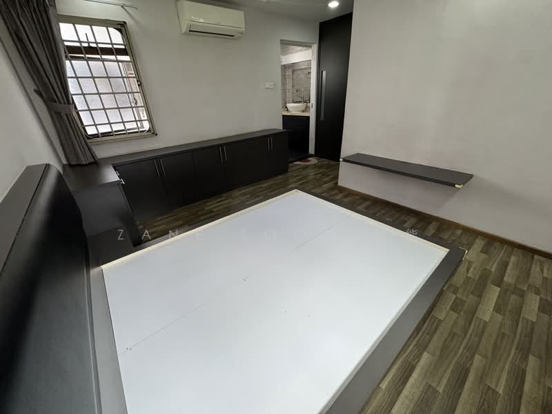 684C Choa Chu Kang Crescent, 684C Choa Chu Kang Crescent, 3 Bedrooms, 969 sqft, HDB Flat For Rent, by Zane Soo 苏昱能, 500117063 - Master Bedroom - PropertyGuru.com.sg